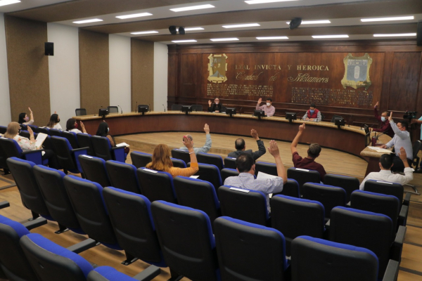 Rinden protesta suplentes de cuatro regidur&iacute;as