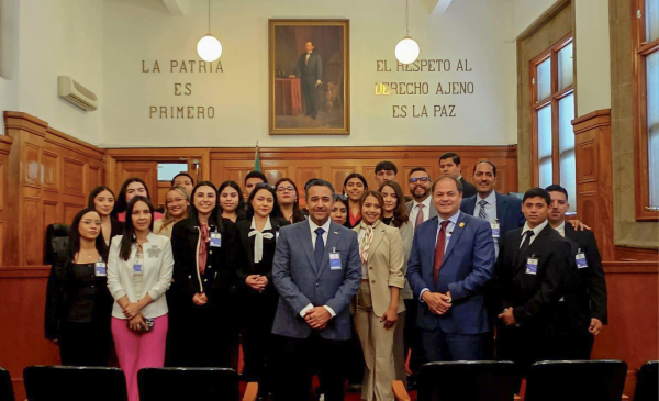 Estudiantes la UAT fortalecen su formaci&oacute;n en la SCJN y la C&aacute;mara de Diputados