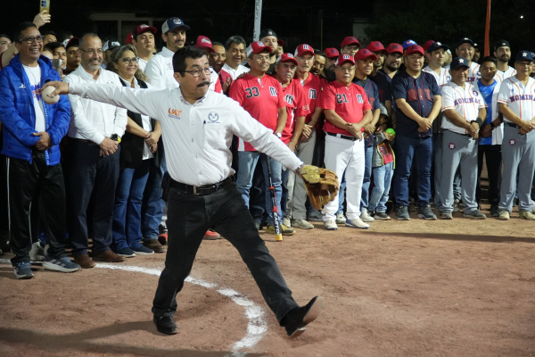 Rector de la UAT inaugura torneos deportivos para docentes y empleados universitarios