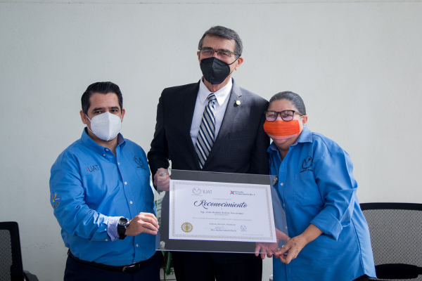 Reconocen trayectoria del Rector Jos&eacute; Andr&eacute;s Su&aacute;rez Fern&aacute;ndez
