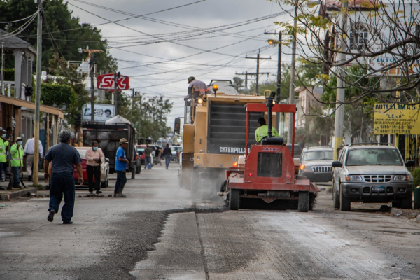 Contin&uacute;a Gobierno de Matamoros pavimentando accesos