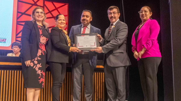 Entregan a la UAT nuevas certificaciones por su calidad educativa