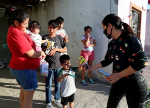 Entrega Presidenta de DIF Matamoros despensas, y cenas navide&ntilde;as