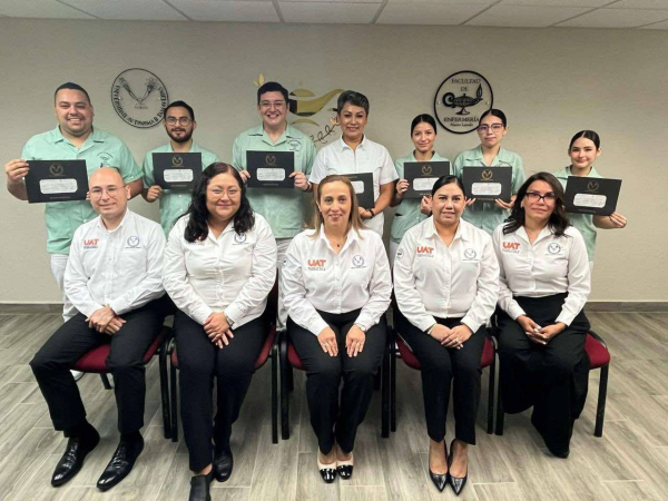 Entrega la UAT becas de excelencia y labor humanista a sus estudiantes