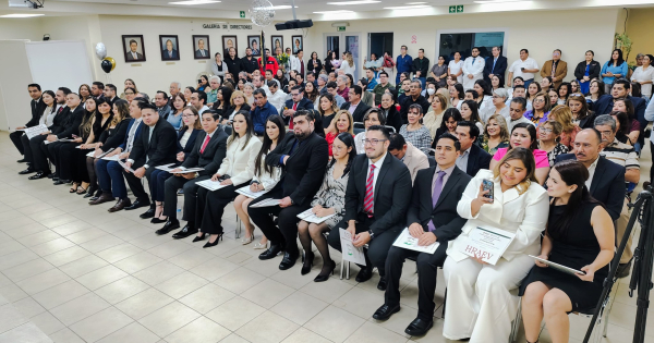 La UAT y el HRAEV realizan ceremonia de egreso de m&eacute;dicos residentes