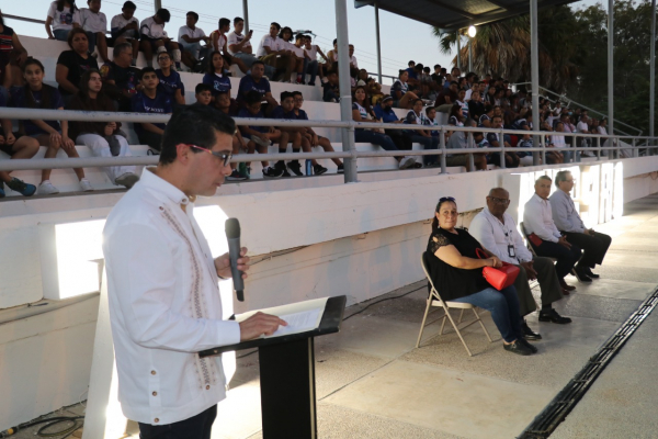 Celebran 70 Aniversario de la inauguraci&oacute;n del Deportivo &ldquo;Ing. Eduardo Ch&aacute;vez&rdquo;