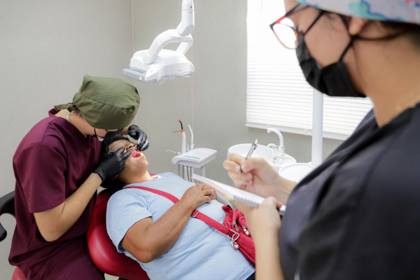 UAT y Gobierno de Tampico logran m&aacute;s de mil sonrisas con jornadas dentales gratuitas