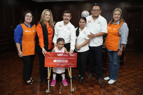 Familia UAT entrega donativo en apoyo a la salud de la peque&ntilde;a Natalia