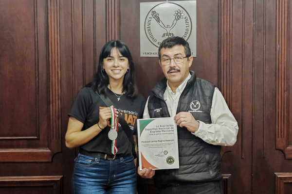 Felicita D&aacute;maso Anaya a exitosa esgrimista de la UAT