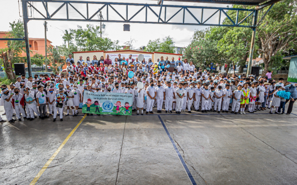 Autoridades municipales y educativas conmemoran  el LXXVII Aniversario del D&iacute;a de las Naciones Unidas