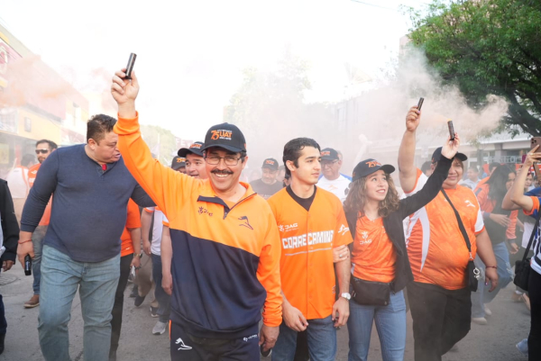 CORRECAMINOS TRIUNFA EN CASA