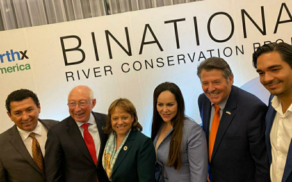 Participa Alcalde Mario L&oacute;pez en reuni&oacute;n binacional con el Embajador Ken Salazar