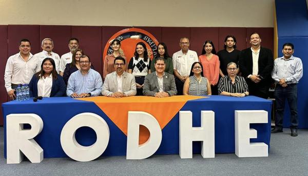 Estudiantes de econom&iacute;a de la UAT reciben reconocimiento nacional