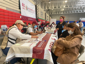 Entregan tarjetas de nueva afiliaci&oacute;n a adultos mayores: RGV