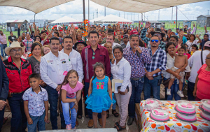 Festeja Alcalde Mario L&oacute;pez a madres de familia de colonias del sector oriente de Matamoros