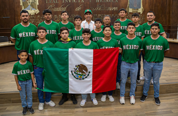 Rumbo al latinoamericano de Beisbol Categor&iacute;a Senior abandera Alcalde Mario L&oacute;pez a Selecci&oacute;n Mexicana