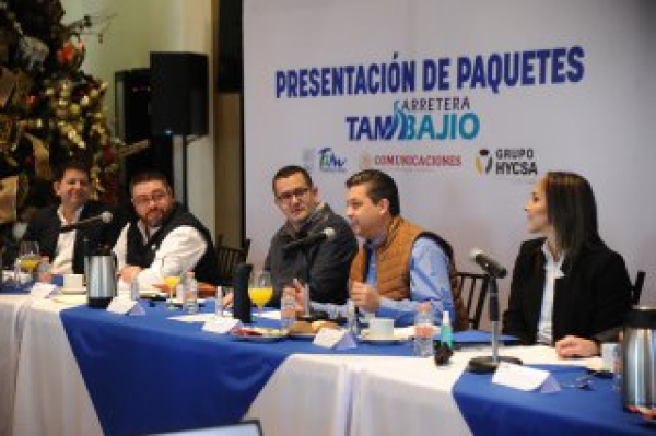 Presenta Gobernador paquetes de obra de la carretera TAM- Baj&iacute;o a empresarios victorenses