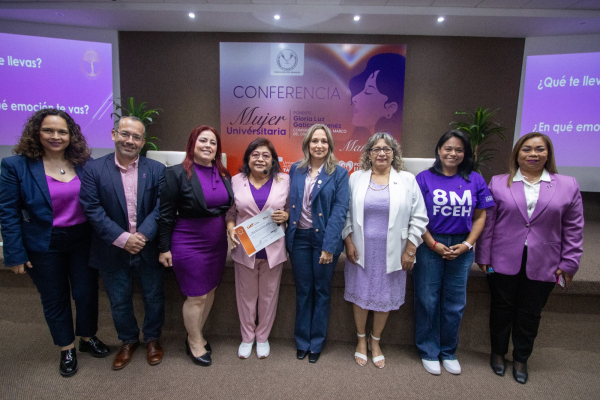 Preside Isolda Rend&oacute;n evento de la UAT por el D&iacute;a Internacional de la Mujer
