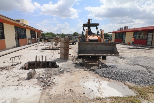 Aplica municipio m&aacute;s de 28 MDP en  construcci&oacute;n de aulas y techumbres