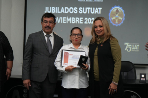 Preside rector homenaje al personal jubilado del SUTUAT