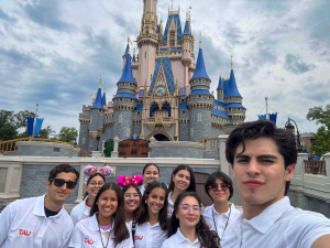 La UAT: &uacute;nica universidad p&uacute;blica del pa&iacute;s en convenio con Disney