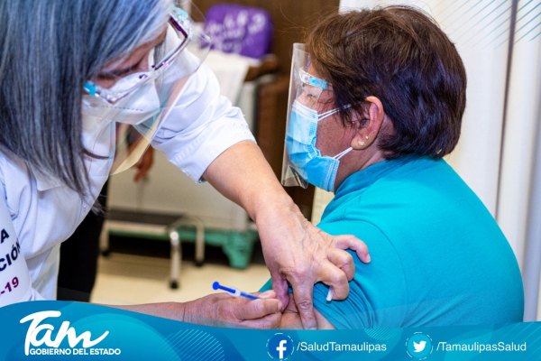 Contin&uacute;a vacunaci&oacute;n del personal de primera y segunda l&iacute;nea de atenci&oacute;n a la pandemia