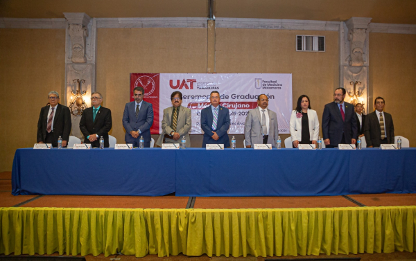 Realiza Facultad de Medicina de la UAT ceremonia  de Graduaci&oacute;n; asisten autoridades municipales