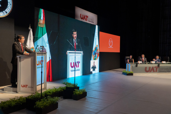 Formar&aacute; la UAT a estudiantes desde una visi&oacute;n humanista y de responsabilidad social