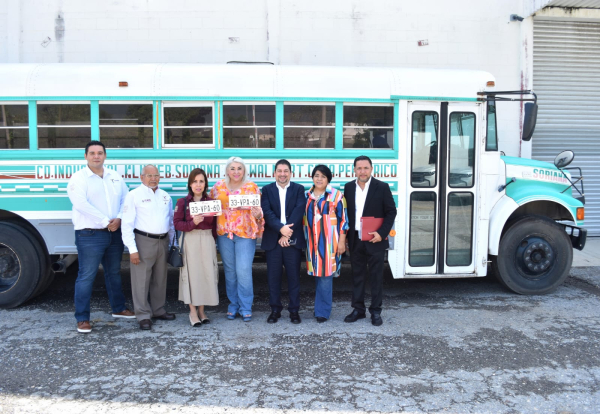 Dona Finanzas autob&uacute;s al ITACE