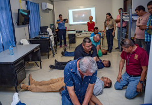 Protecci&oacute;n Civil capacita sobre primeros  auxilios a choferes del transporte escolar