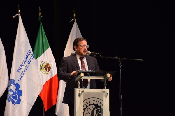 Reitera titular de la SET su compromiso con la educaci&oacute;n superior