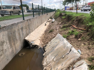 Se deslavan paredes del canal de la Av. del Ni&ntilde;o