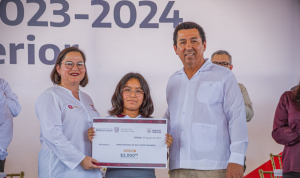 Secretar&iacute;a de Bienestar Social entrega 1,000 becas  del Programa Municipal &ldquo;Nadie Atr&aacute;s, Nadie Fuera&rdquo;