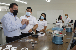 Plantea Guillermo Mendoza proyectos a la Facultad de Odontolog&iacute;a de la UAT
